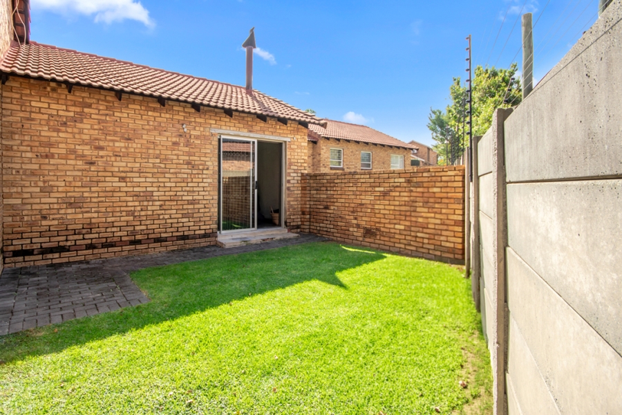 3 Bedroom Property for Sale in Radiokop Gauteng