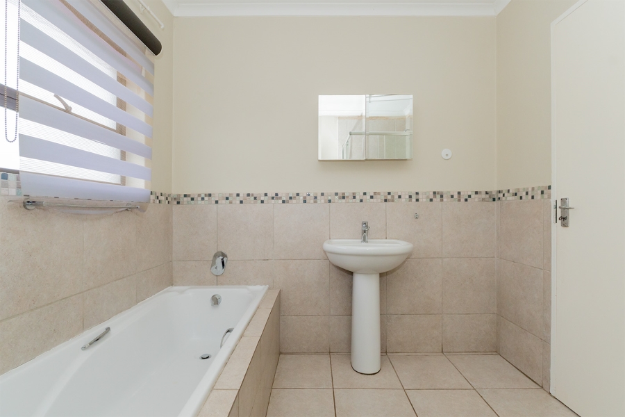 2 Bedroom Property for Sale in Primrose Hill Gauteng