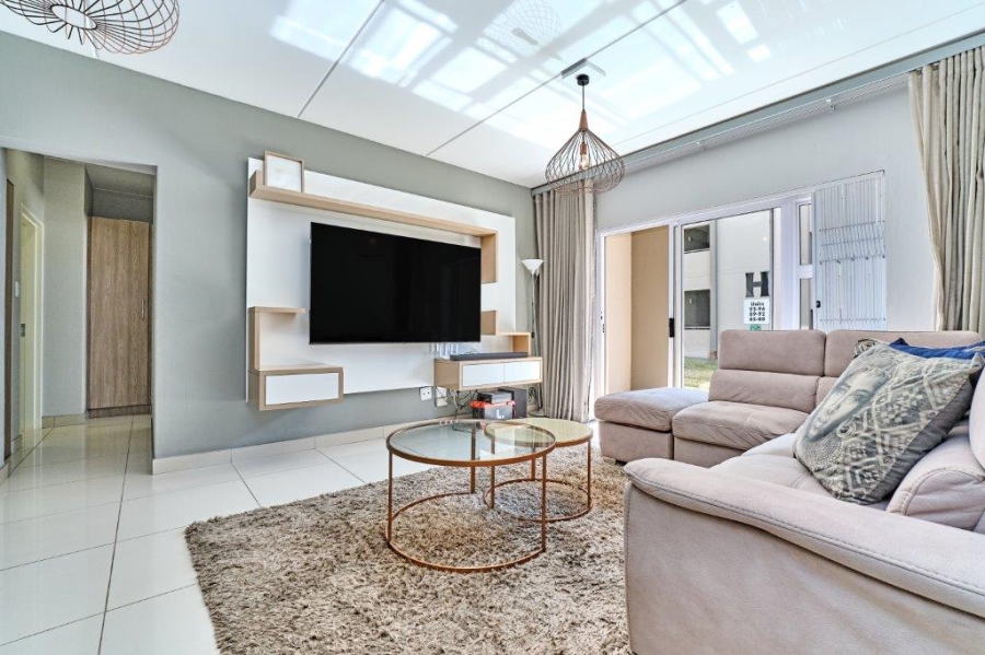 2 Bedroom Property for Sale in Blue Hills Gauteng