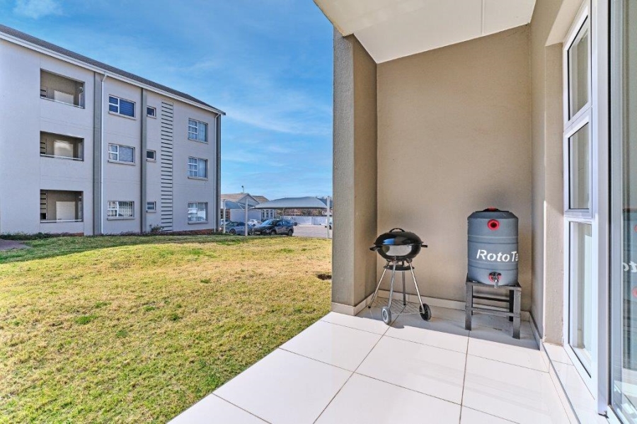 2 Bedroom Property for Sale in Blue Hills Gauteng