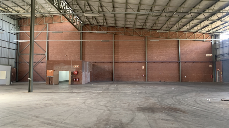 To Let Commercial Property for Rent in Longmeadow Gauteng