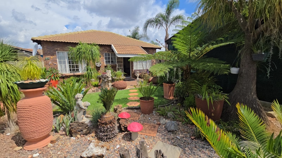 2 Bedroom Property for Sale in Andeon Gauteng