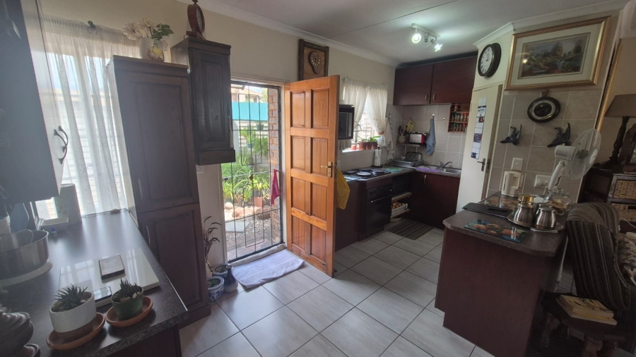 2 Bedroom Property for Sale in Andeon Gauteng