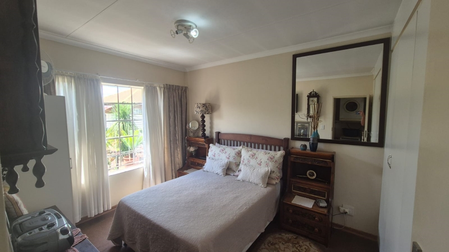 2 Bedroom Property for Sale in Andeon Gauteng