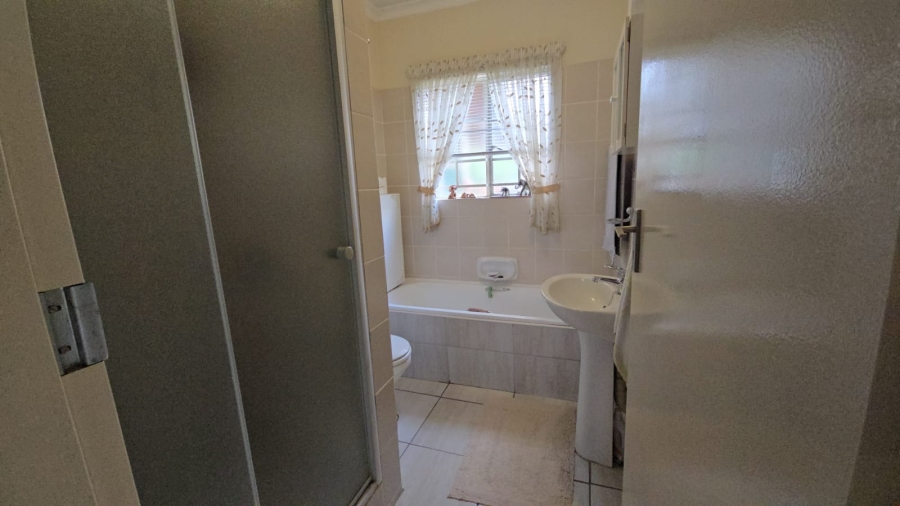 2 Bedroom Property for Sale in Andeon Gauteng