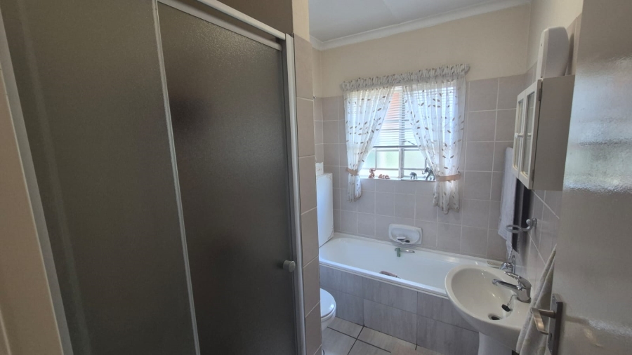 2 Bedroom Property for Sale in Andeon Gauteng