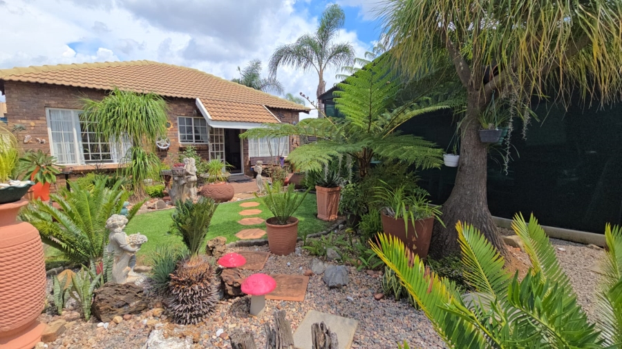 2 Bedroom Property for Sale in Andeon Gauteng