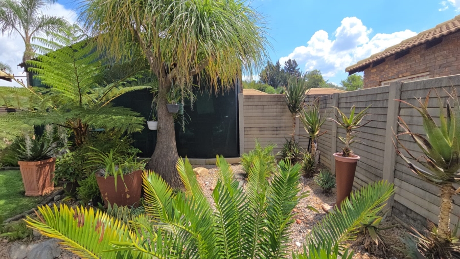 2 Bedroom Property for Sale in Andeon Gauteng