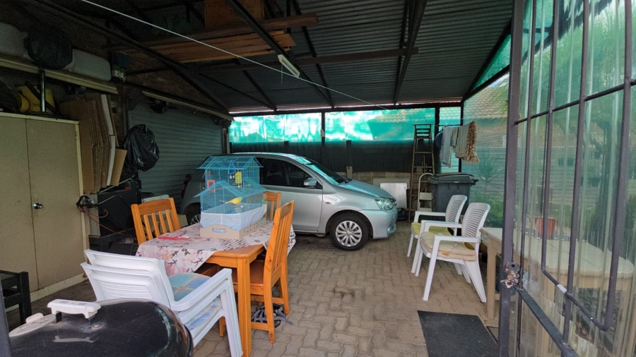 2 Bedroom Property for Sale in Andeon Gauteng