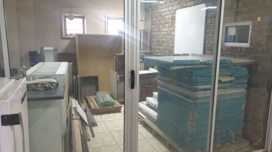 To Let Commercial Property for Rent in Roods Gardens Gauteng
