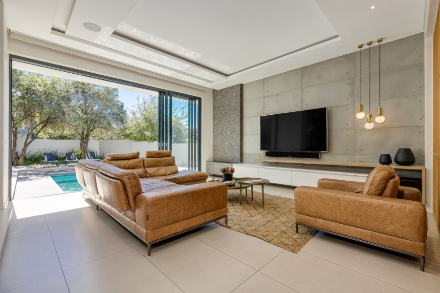 4 Bedroom Property for Sale in Helderfontein Estate Gauteng