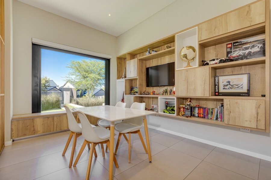 4 Bedroom Property for Sale in Helderfontein Estate Gauteng