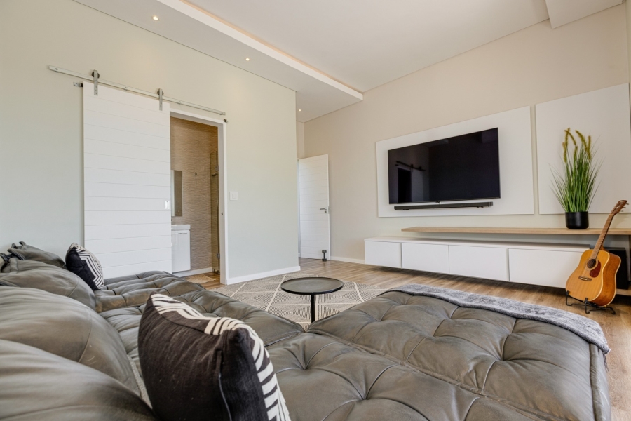 4 Bedroom Property for Sale in Helderfontein Estate Gauteng