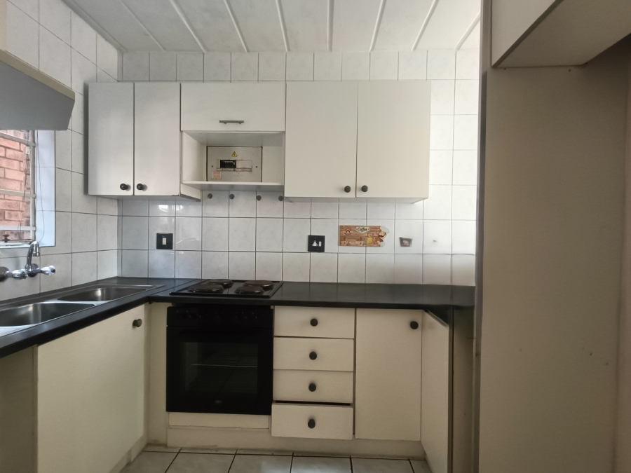2 Bedroom Property for Sale in New Redruth Gauteng