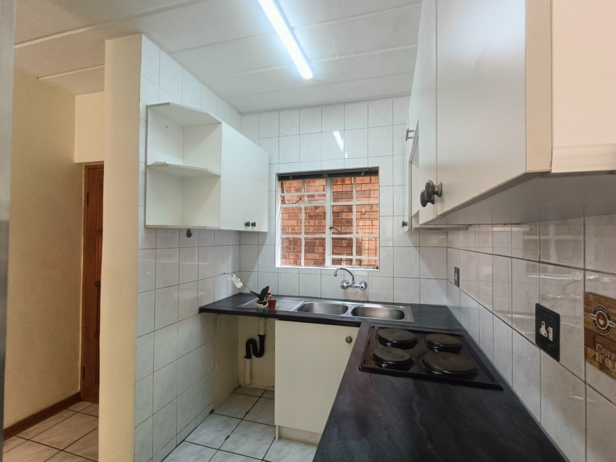 2 Bedroom Property for Sale in New Redruth Gauteng