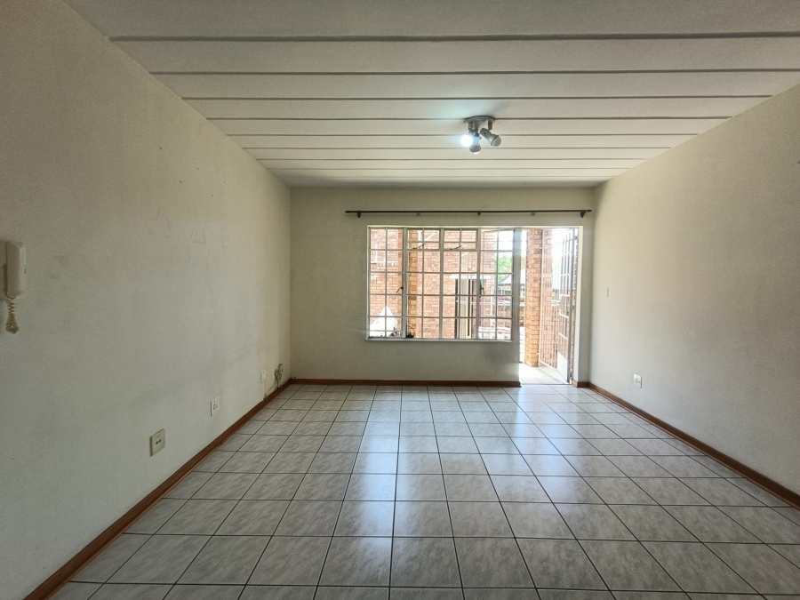 2 Bedroom Property for Sale in New Redruth Gauteng