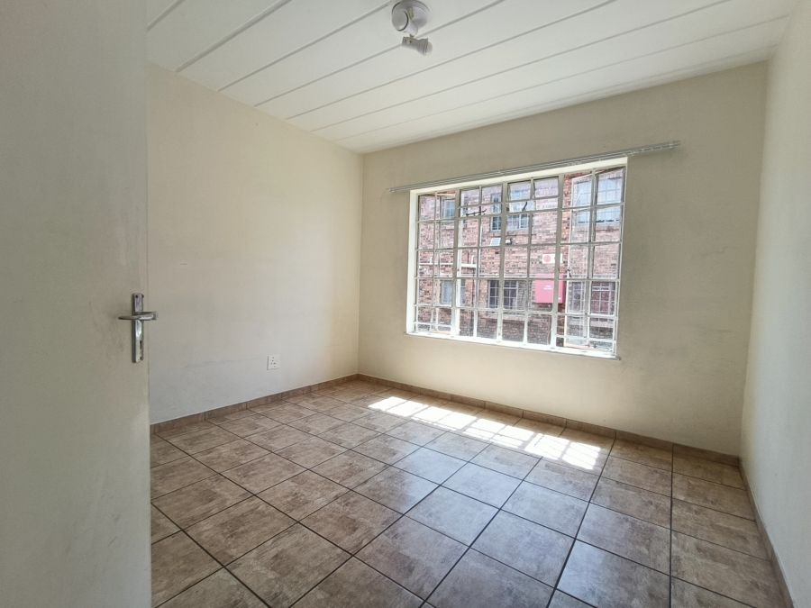 2 Bedroom Property for Sale in New Redruth Gauteng