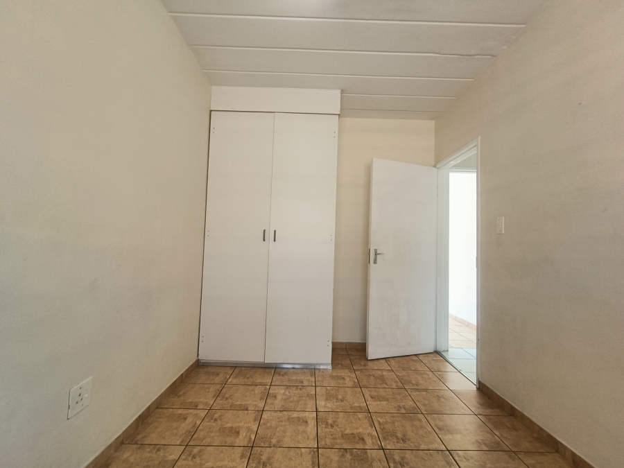 2 Bedroom Property for Sale in New Redruth Gauteng
