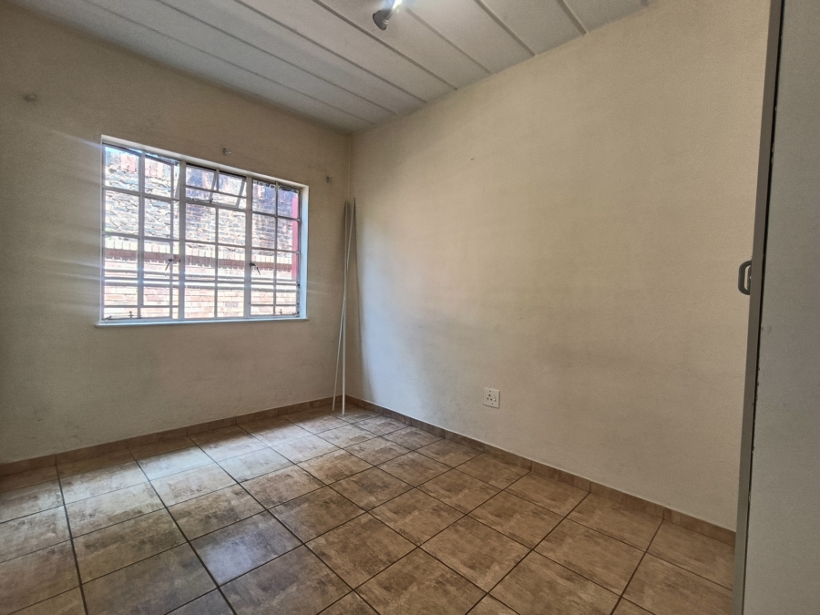 2 Bedroom Property for Sale in New Redruth Gauteng