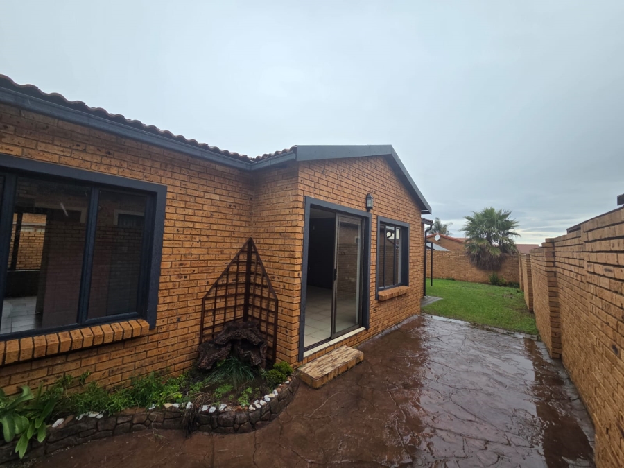 3 Bedroom Property for Sale in Eleadah Gauteng