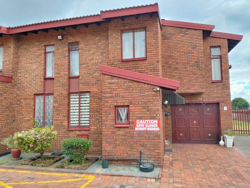 3 Bedroom Property for Sale in The Hill Gauteng