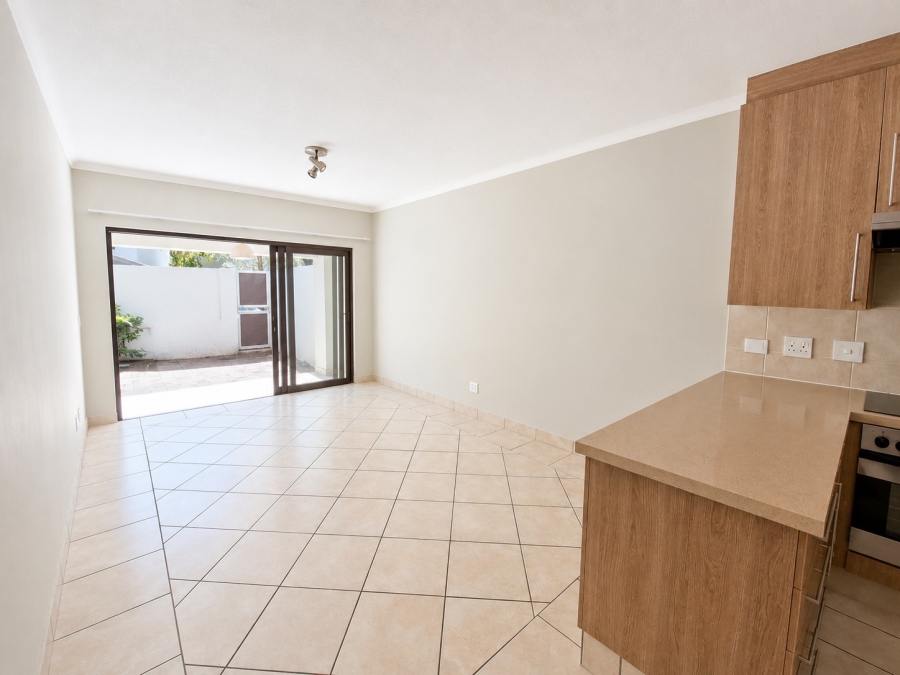 To Let 1 Bedroom Property for Rent in Douglasdale Gauteng