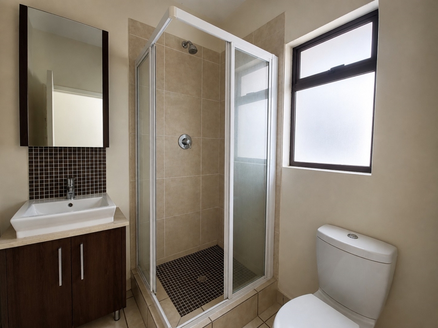 To Let 1 Bedroom Property for Rent in Douglasdale Gauteng
