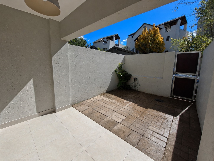 To Let 1 Bedroom Property for Rent in Douglasdale Gauteng