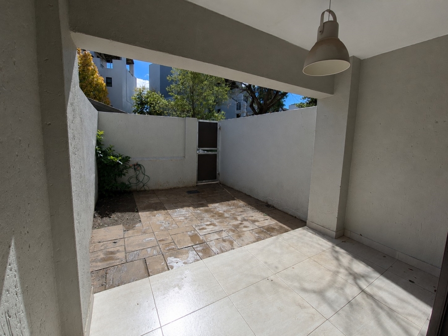 To Let 1 Bedroom Property for Rent in Douglasdale Gauteng