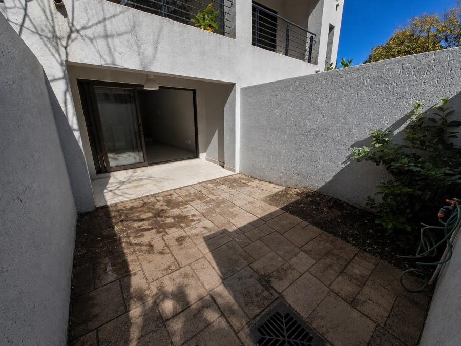 To Let 1 Bedroom Property for Rent in Douglasdale Gauteng