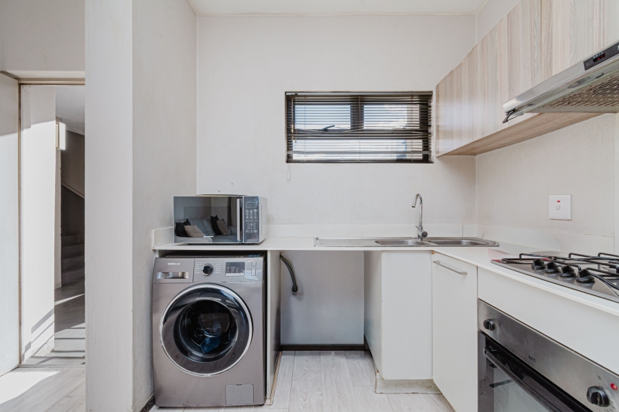 2 Bedroom Property for Sale in Broadacres Gauteng