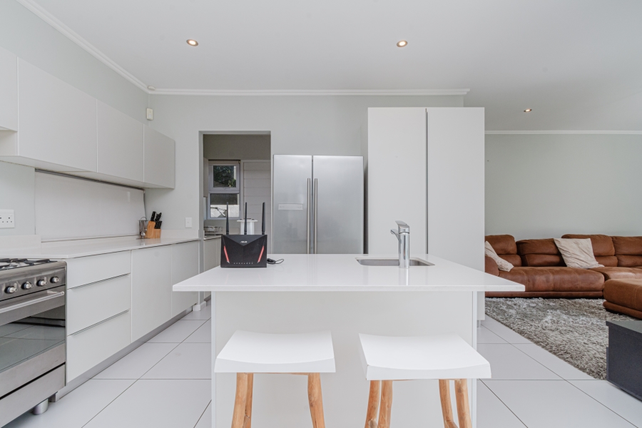 To Let 3 Bedroom Property for Rent in Bryanston Gauteng