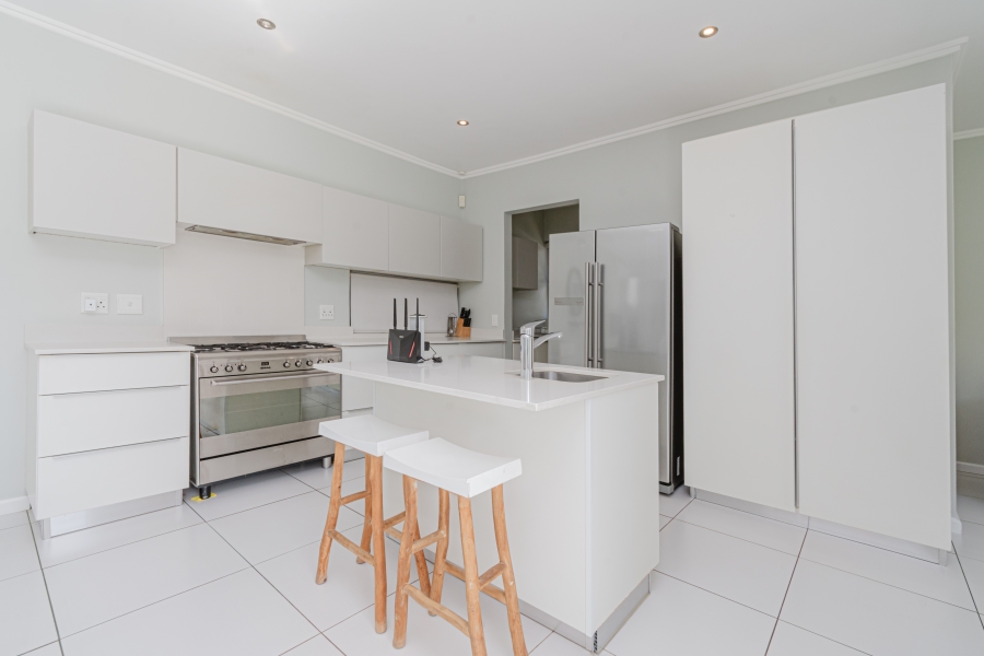 To Let 3 Bedroom Property for Rent in Bryanston Gauteng