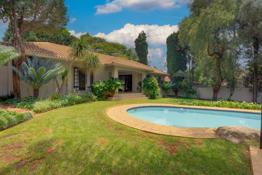 To Let 4 Bedroom Property for Rent in Fourways Gardens Gauteng
