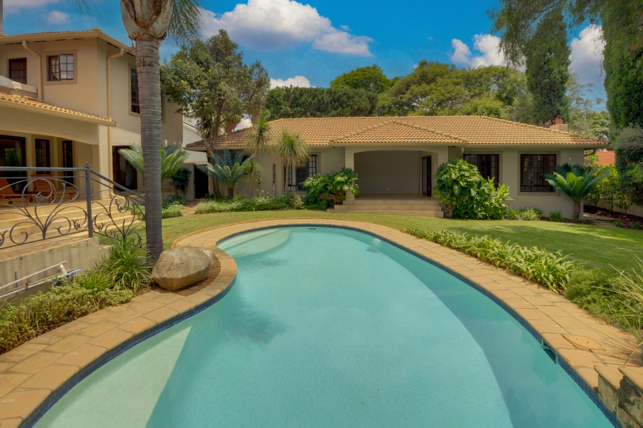 To Let 4 Bedroom Property for Rent in Fourways Gardens Gauteng