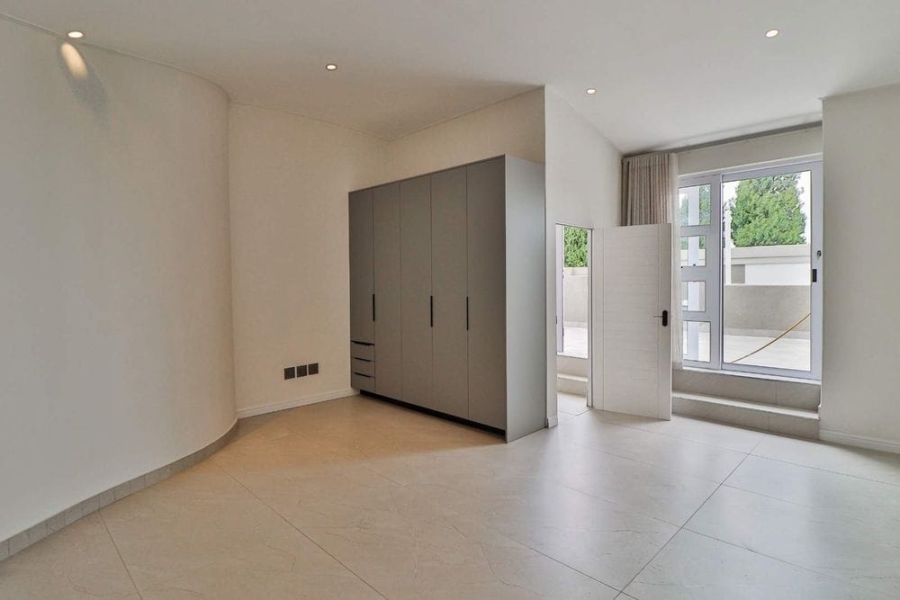 3 Bedroom Property for Sale in Illovo Gauteng