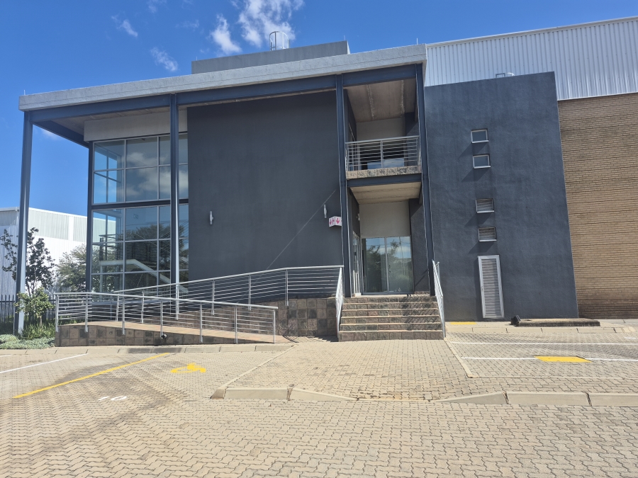 To Let Commercial Property for Rent in Gosforth Park Gauteng