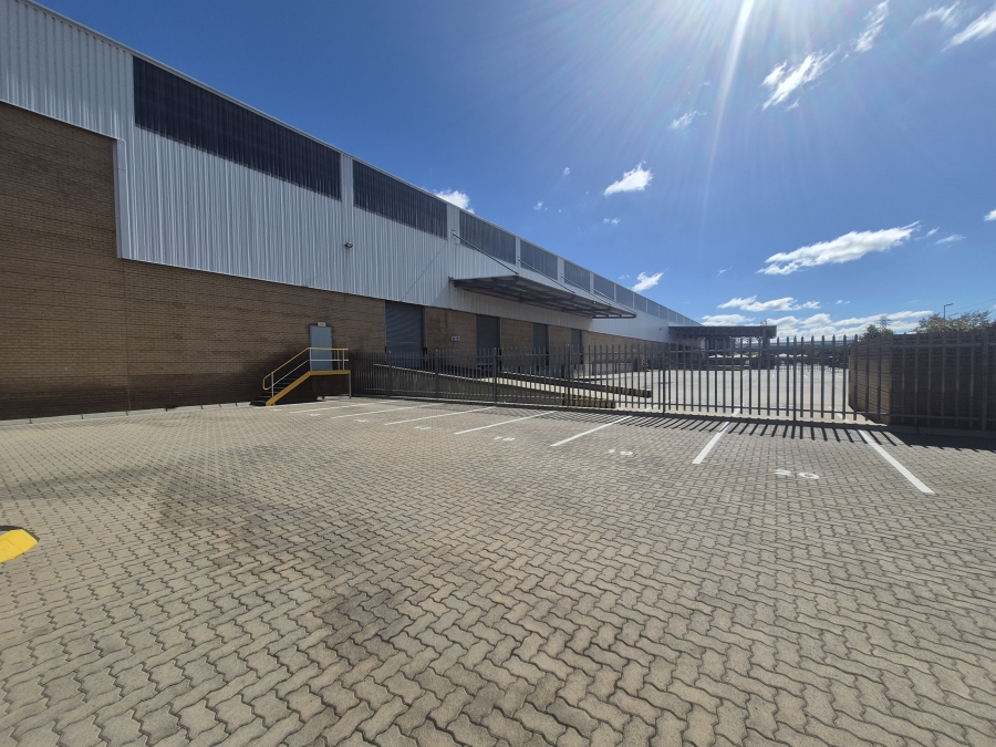To Let Commercial Property for Rent in Gosforth Park Gauteng