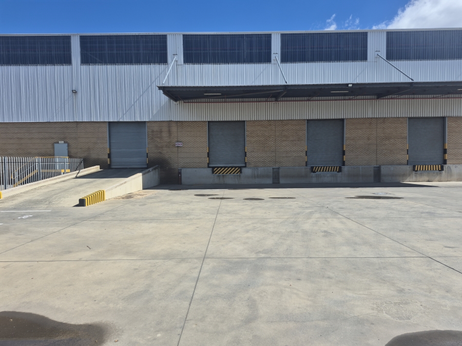 To Let Commercial Property for Rent in Gosforth Park Gauteng