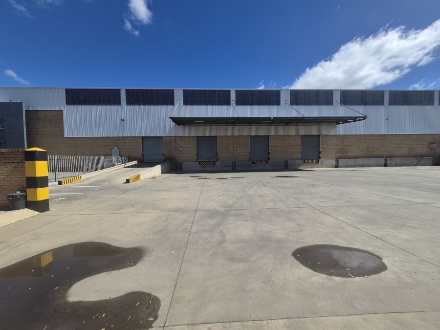 To Let Commercial Property for Rent in Gosforth Park Gauteng