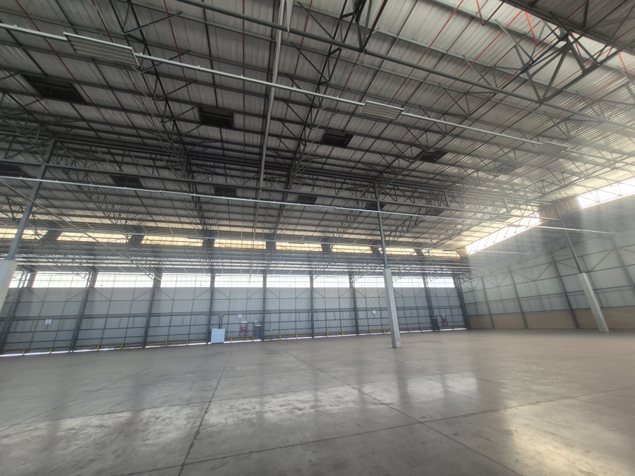 To Let Commercial Property for Rent in Gosforth Park Gauteng