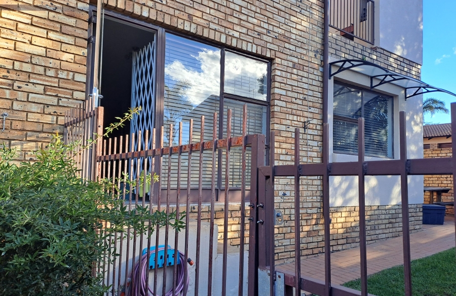 3 Bedroom Property for Sale in Rangeview Gauteng