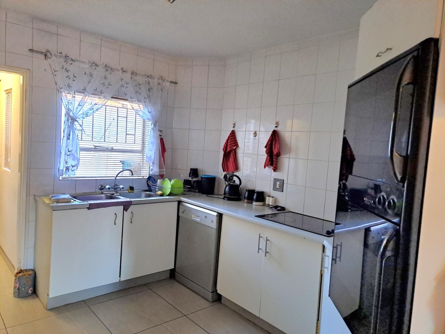 3 Bedroom Property for Sale in Rangeview Gauteng
