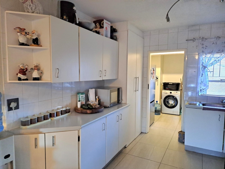 3 Bedroom Property for Sale in Rangeview Gauteng