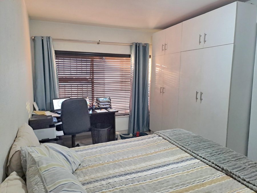 3 Bedroom Property for Sale in Rangeview Gauteng