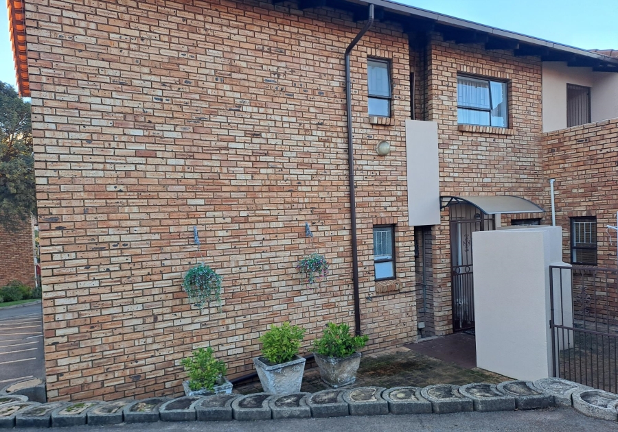 3 Bedroom Property for Sale in Rangeview Gauteng