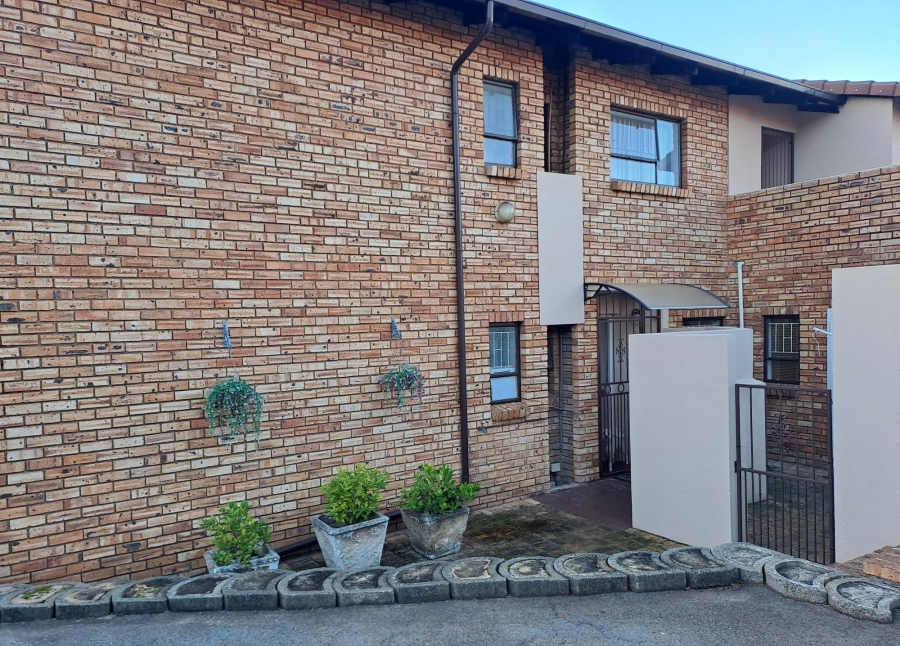 3 Bedroom Property for Sale in Rangeview Gauteng