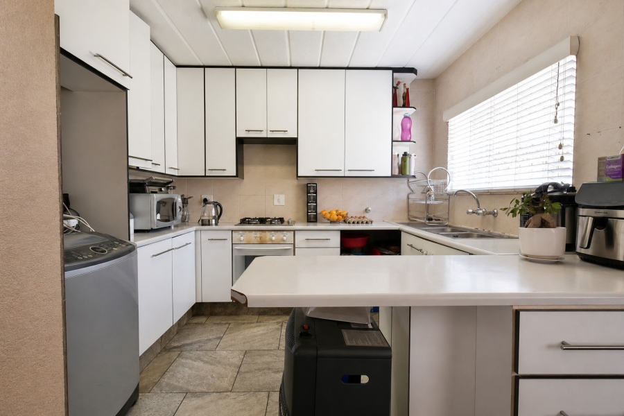 2 Bedroom Property for Sale in Bassonia Gauteng