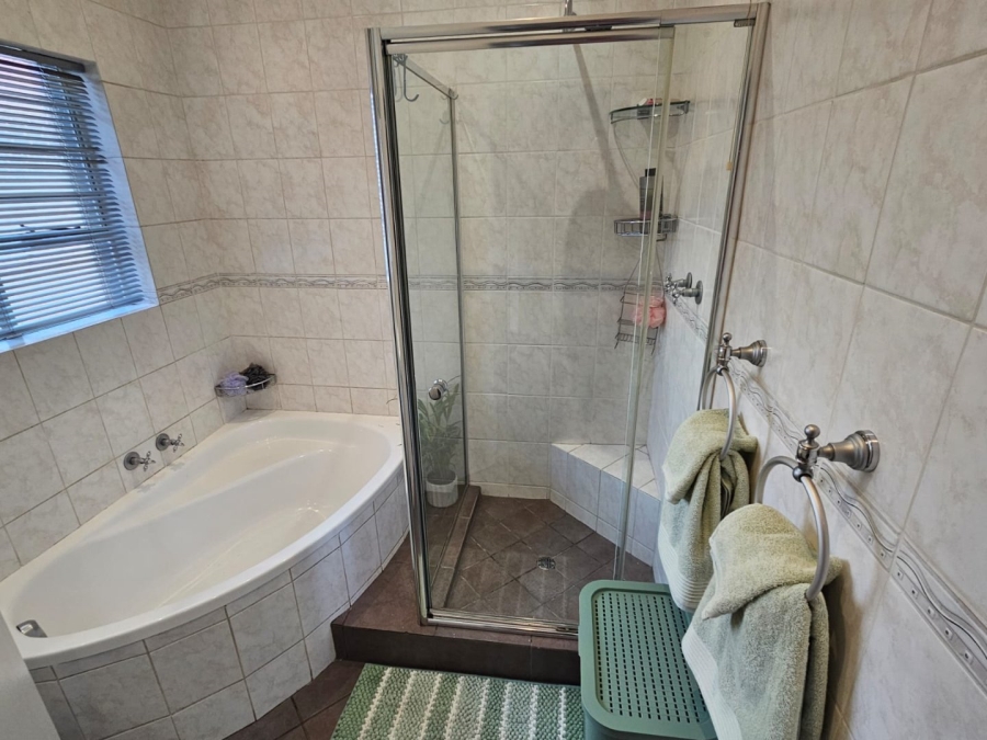 4 Bedroom Property for Sale in Randhart Gauteng