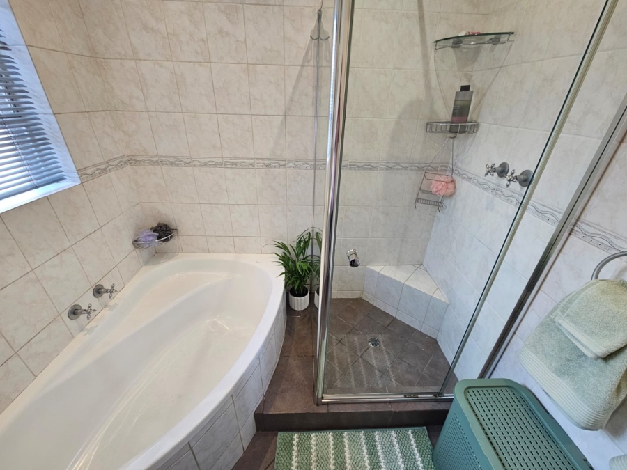 4 Bedroom Property for Sale in Randhart Gauteng